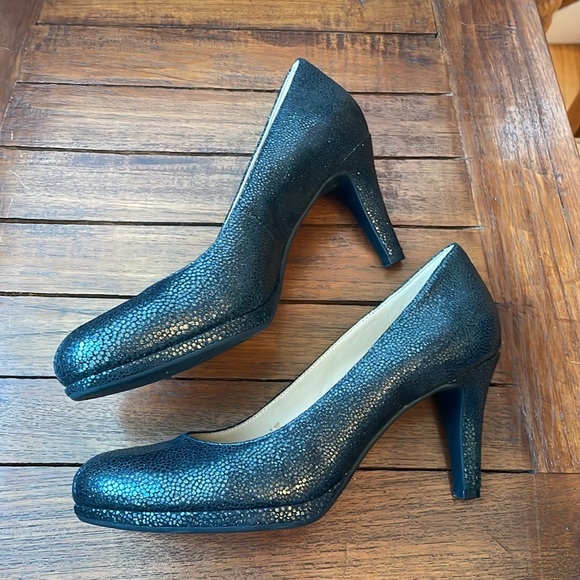 Naturalizer “Michelle”  Shimmer Heel - Picture 2 of 5